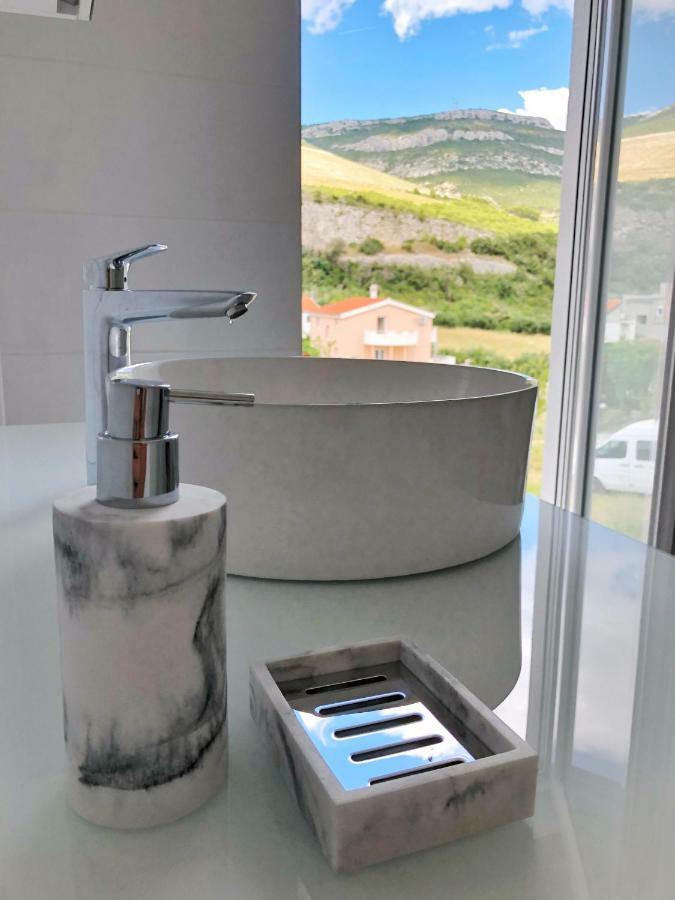 Villa Mila Kastela Kaštel Novi Exteriör bild