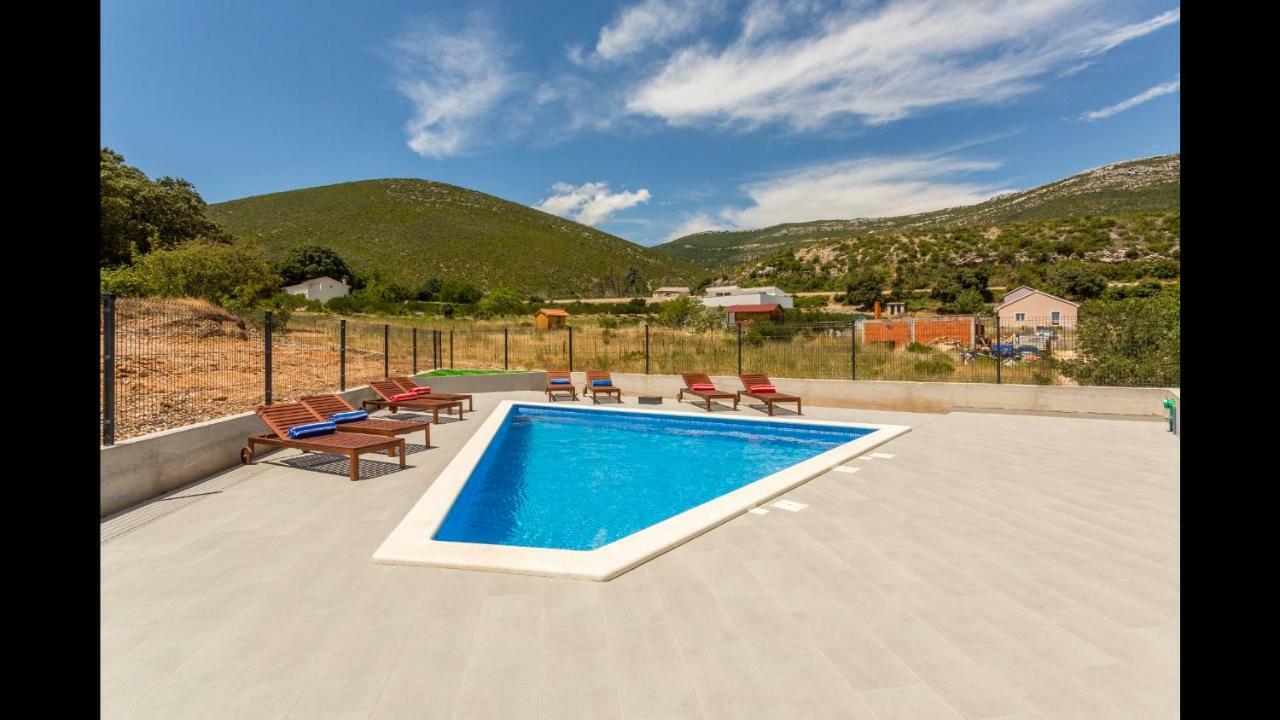 Villa Mila Kastela Kaštel Novi Exteriör bild