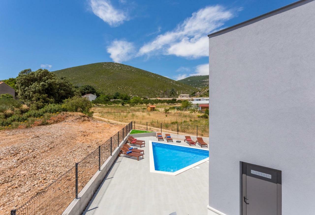 Villa Mila Kastela Kaštel Novi Exteriör bild