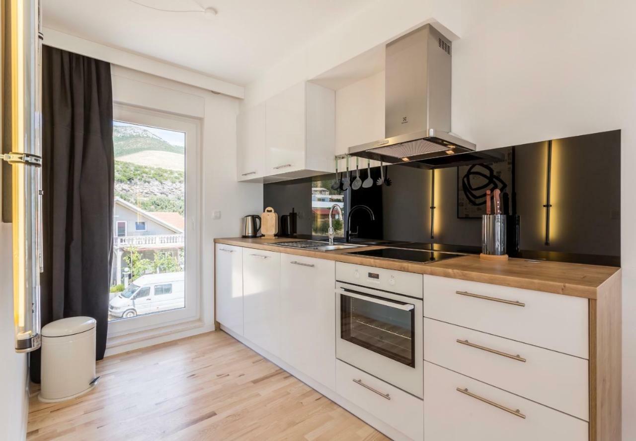 Villa Mila Kastela Kaštel Novi Exteriör bild
