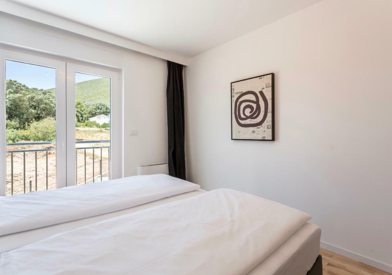 Villa Mila Kastela Kaštel Novi Exteriör bild