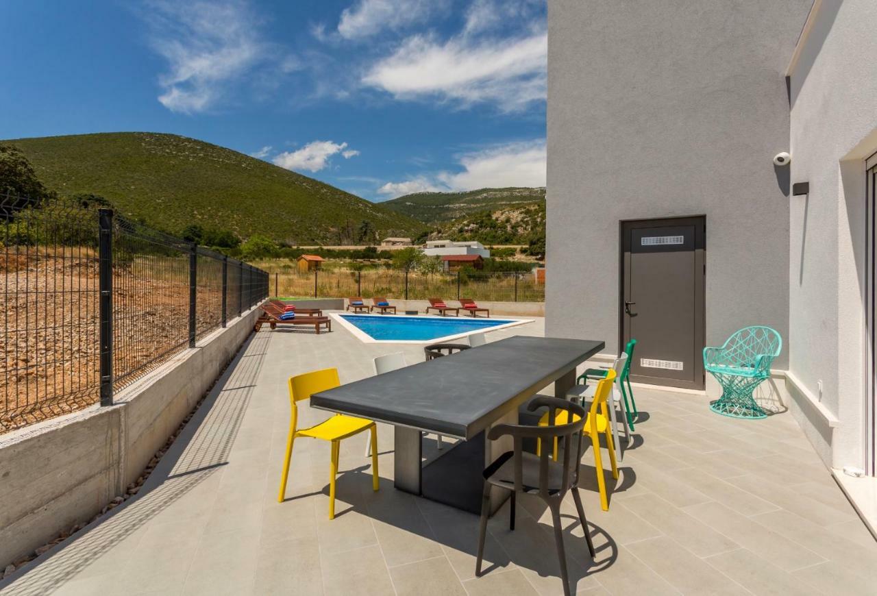 Villa Mila Kastela Kaštel Novi Exteriör bild